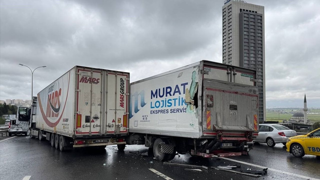 Avcılar'da Zincirleme Trafik Kazası Ulaşımı Aksattı
