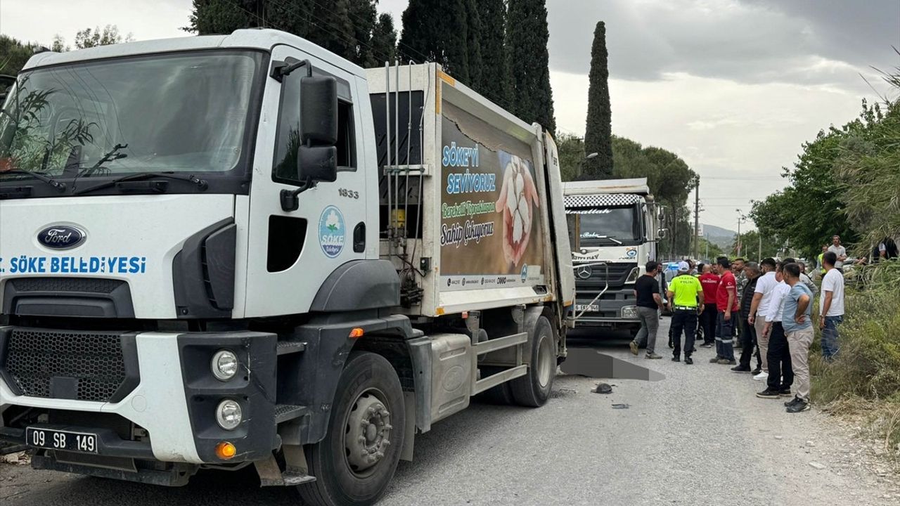 Aydın'da Hafriyat Kamyonu Çöp Kamyonuna Çarptı: Temizlik İşçisi Hayatını Kaybetti
