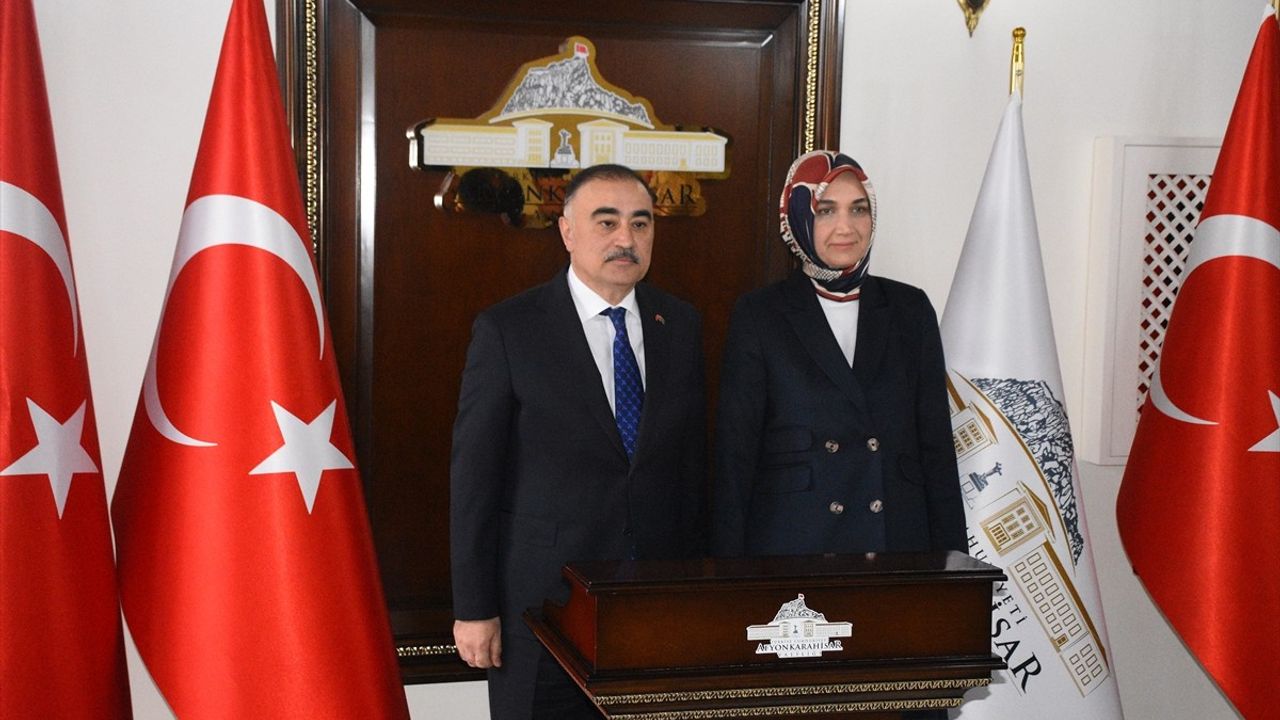 Azerbaycan Büyükelçisi Reşad Memmedov, Afyonkarahisar'da Ziyaretler Gerçekleştirdi