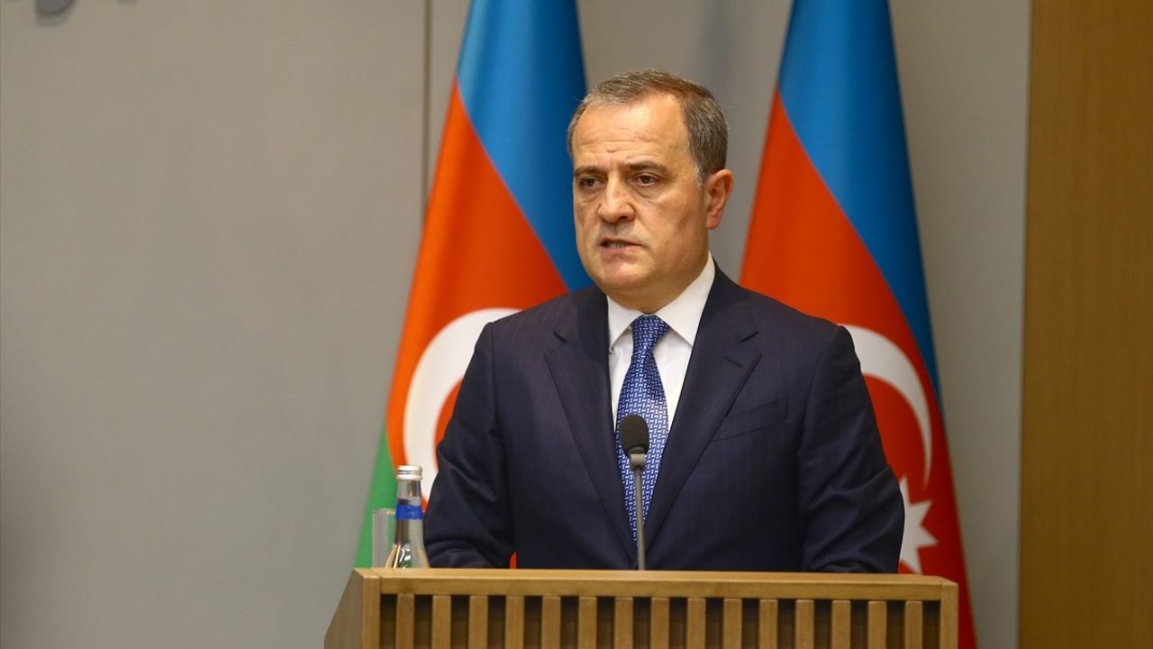 Azerbaycan ve Ukrayna Dışişleri Bakanları Bakü'de Bir Araya Geldi