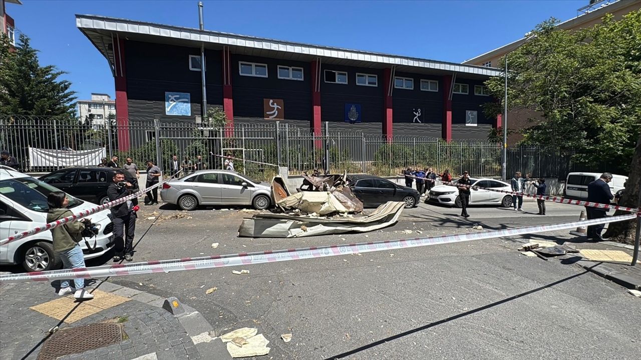 Bağcılar'da Oto Tamirhanesinde Patlama: 1 Yaralı