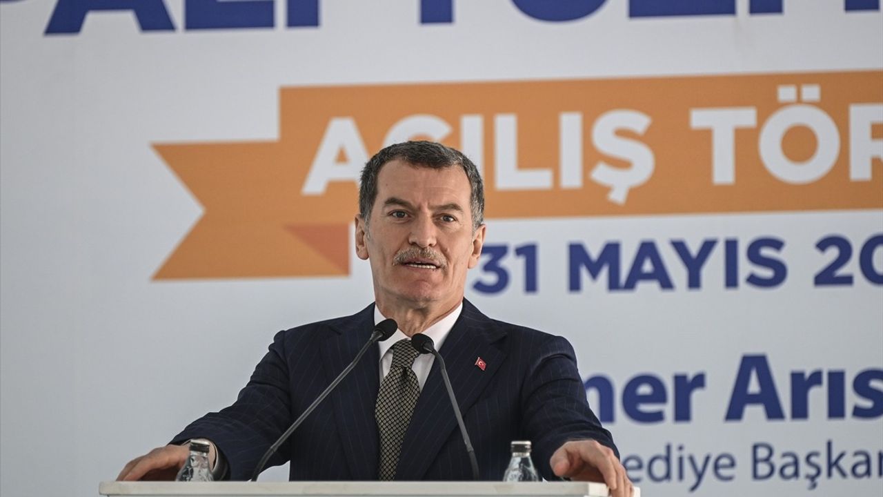 Bakan Bak, Veliefendi Kapalı Yüzme Havuzu'nun Açılışında Önemli Mesajlar Verdi