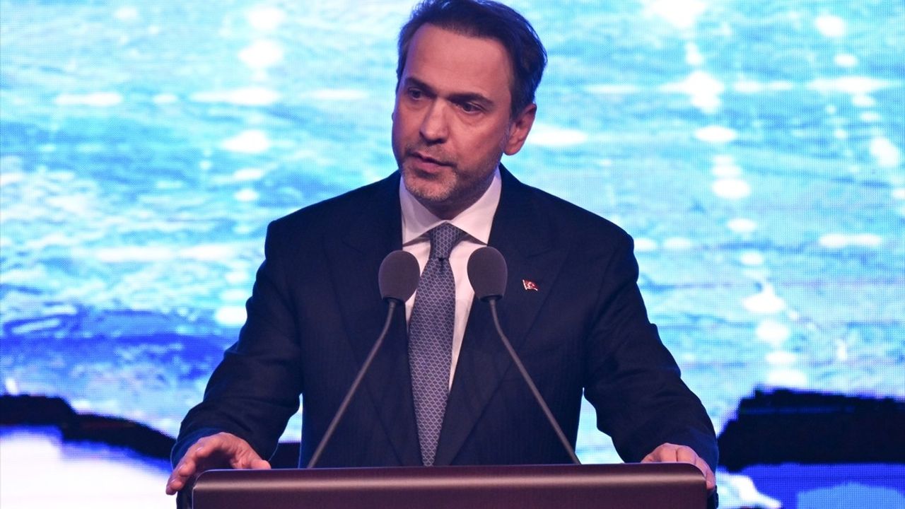 Bakan Bayraktar: 2024'te Yenilenebilir Enerjide Rekor Kurulu Güç Devreye Alındı