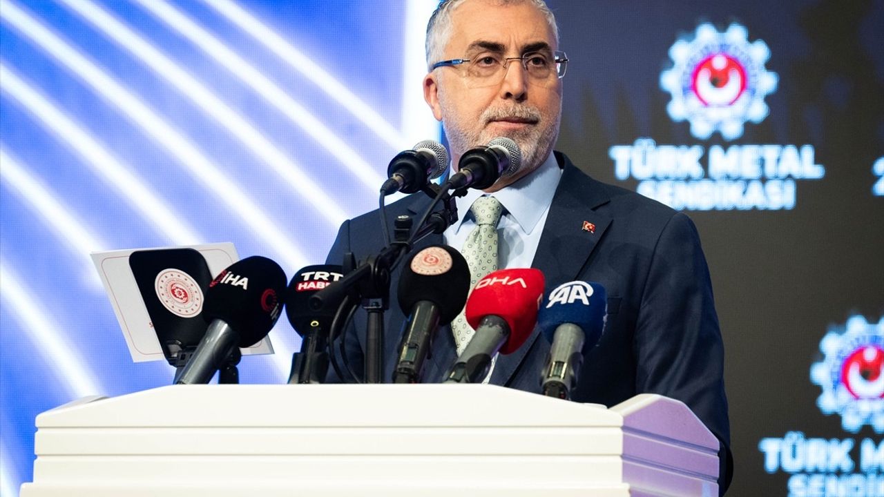 Bakan Işıkhan, Türk Metal Sendikası Genç İşçiler Kurultayı'nda Önemli Mesajlar Verdi