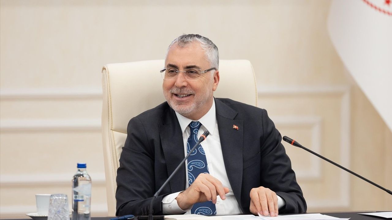 Bakan Işıkhan ve HAK-İŞ Genel Başkanı Arslan'dan Kadın İstihdamı İçin Önemli Görüşme