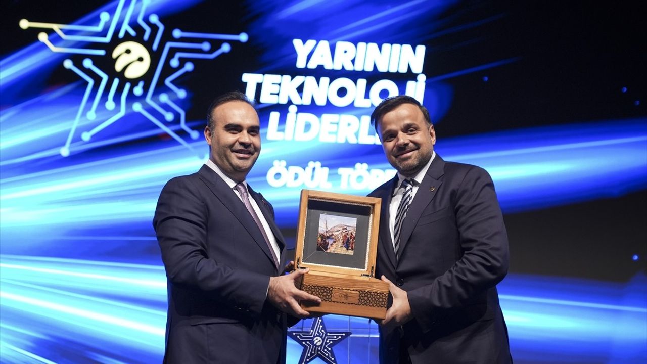 Bakan Kacır, Teknolojik Bağımsızlığın Önemi Üzerine Vurgu Yaptı