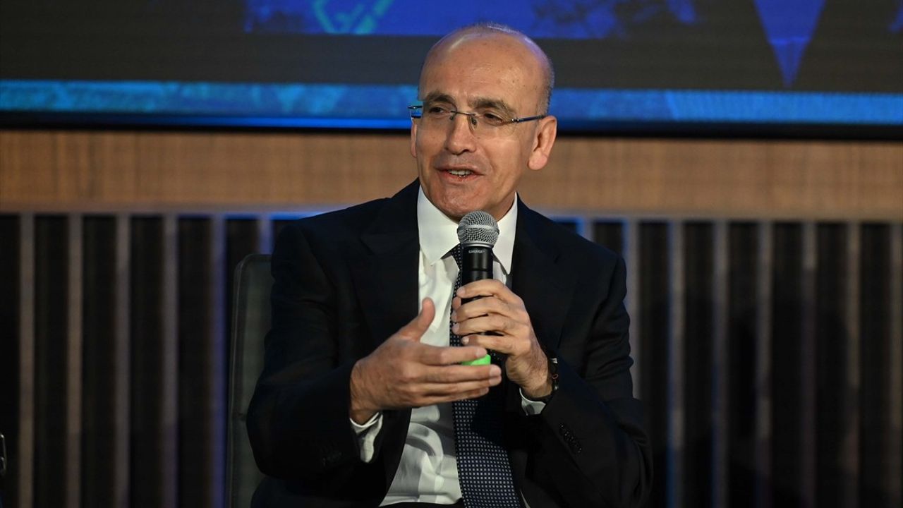 Bakan Şimşek: Türkiye'nin Ekonomik Büyümesi İçin Gelecek Parlak