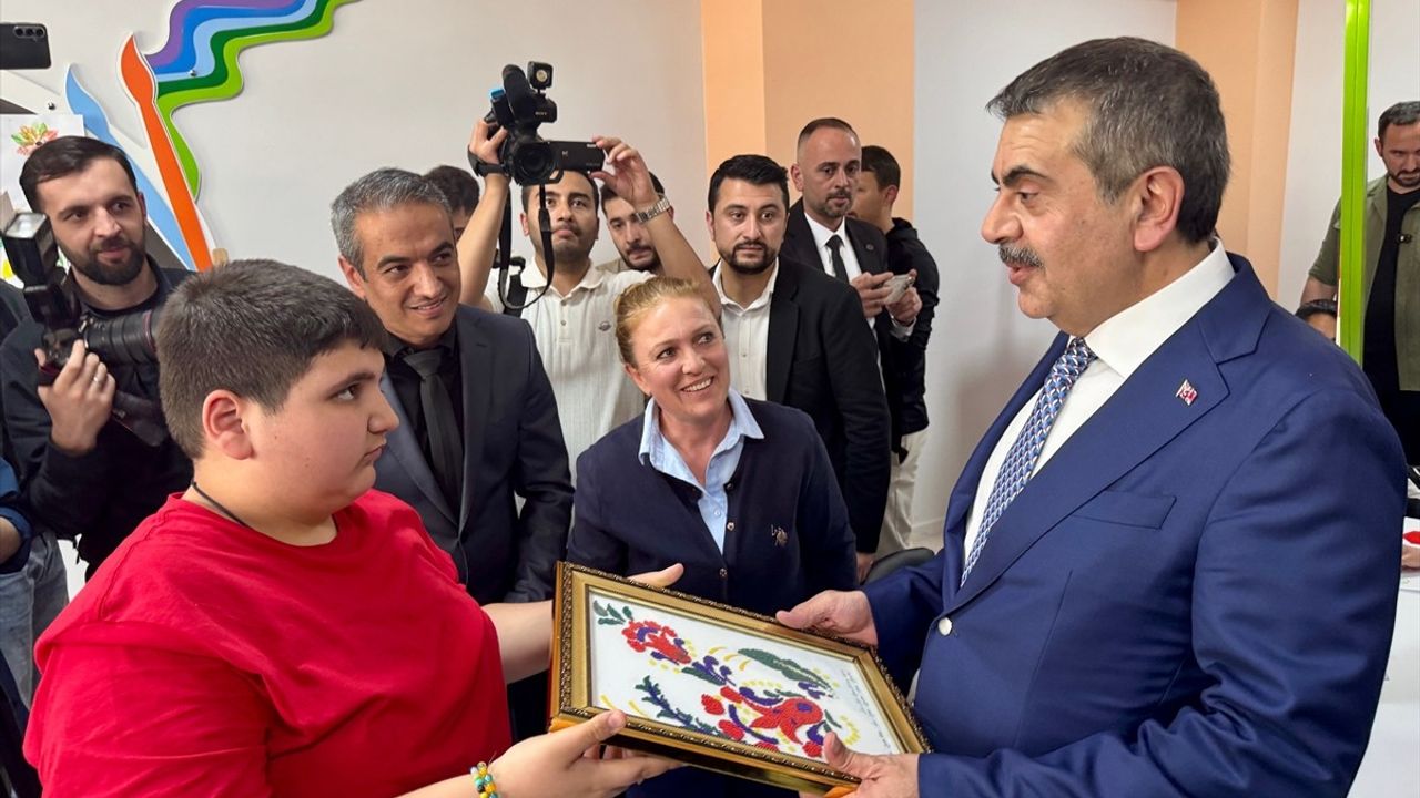 Bakan Tekin'den Kocaeli'de Eğitim Devrimi Vurgusu