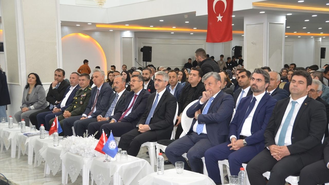 Bakan Yardımcısı Yılmaz, Hakkari'de Özel Gereksinimli Öğrencilerle Buluştu