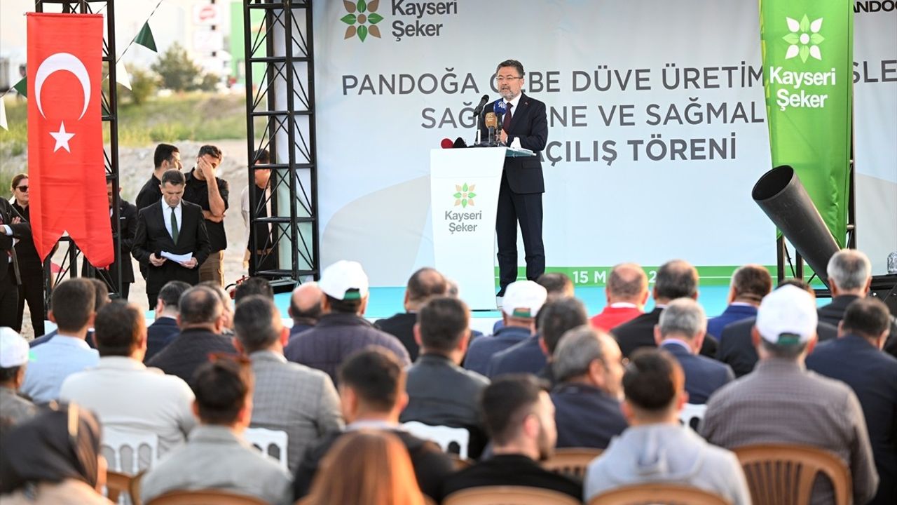 Bakan Yumaklı: 'Günlük 3 bin 700 ton süt alıyoruz, üreticilerimiz için tedbirler alıyoruz'