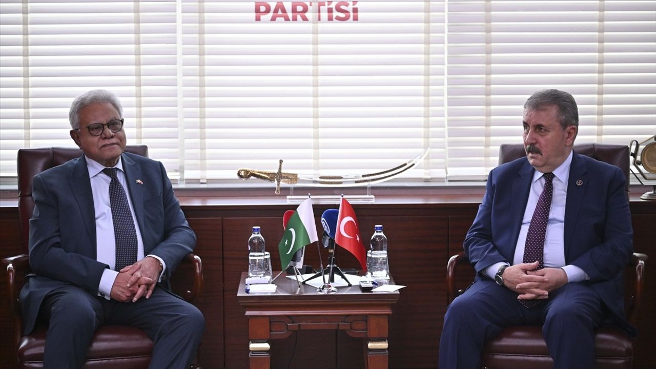 BBP Genel Başkanı Destici, Pakistan Büyükelçisi Cüneyd ile Görüştü