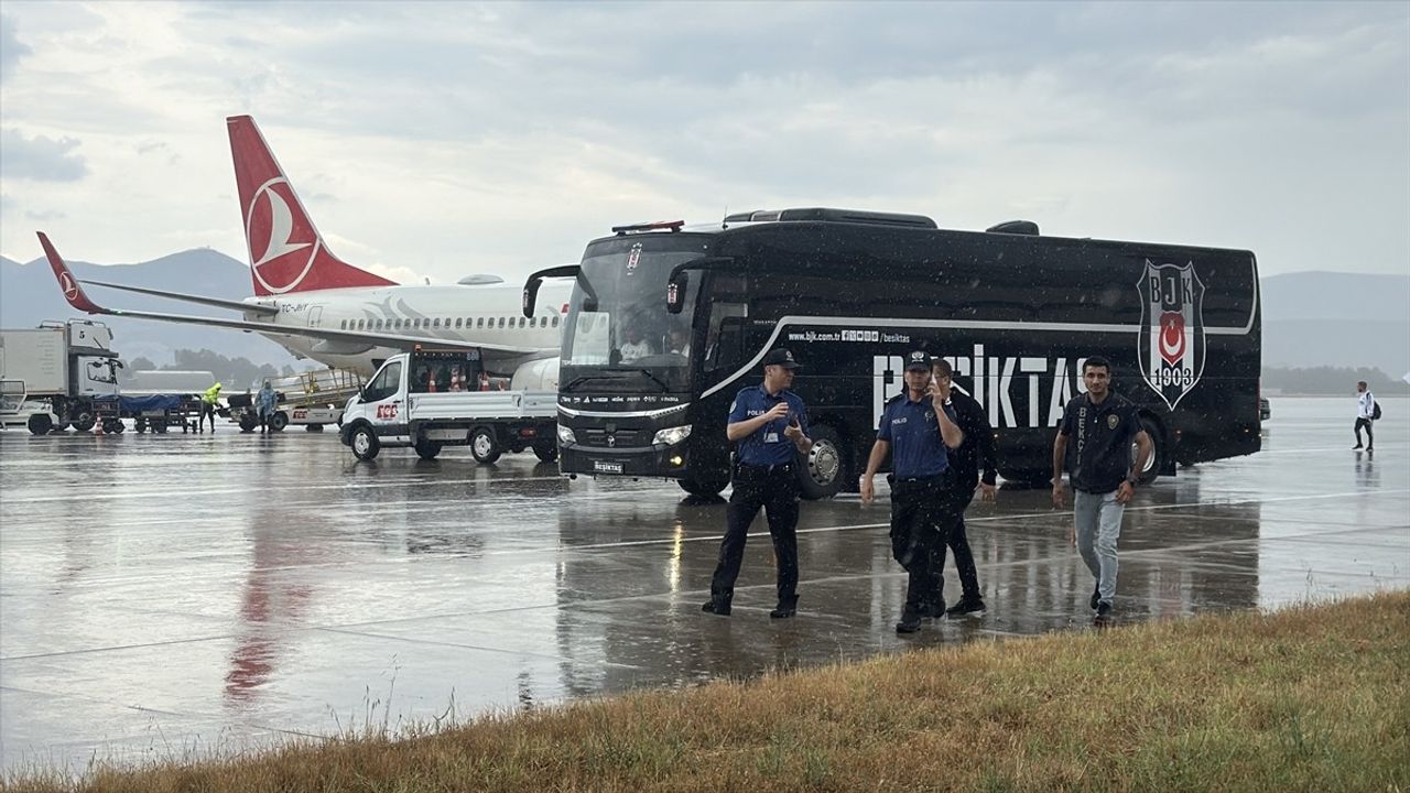 Beşiktaş, Bodrum'a Ulaştı: Taraftarların Coşkulu Karşılaması
