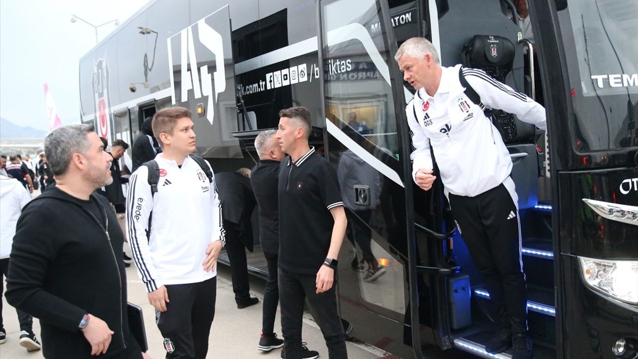 Beşiktaş kafilesi Alanya'ya ulaştı