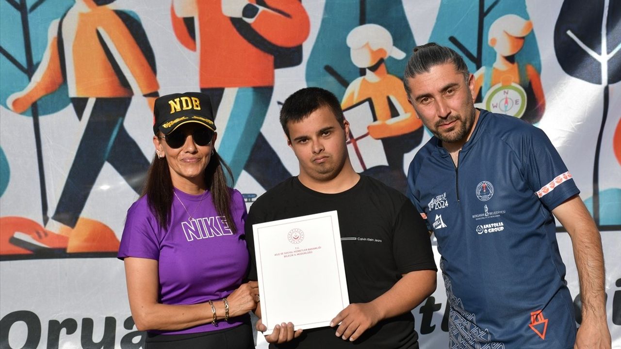 Bilecik'te Aileler Oryantiring Parkurunda Yarıştı