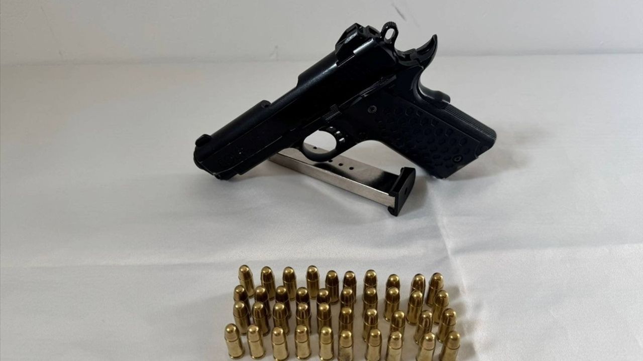 Bingöl'de Uzun Namlulu Silah ve Tabanca Ele Geçirildi