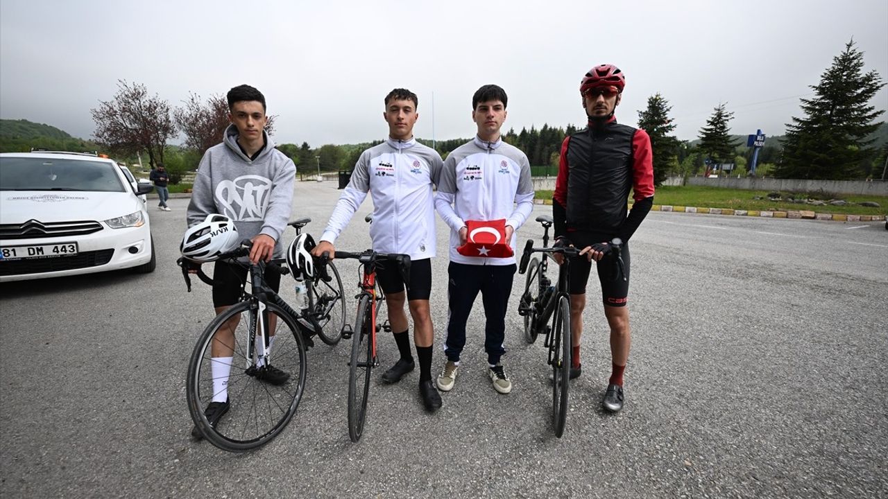Bisikletlilerin 'Ata Toprağı' Yolculuğu Düzce'ye Ulaştı