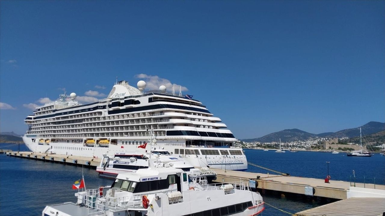 Bodrum’a Seven Seas Splendor ile 720 Yolcu Kaydı
