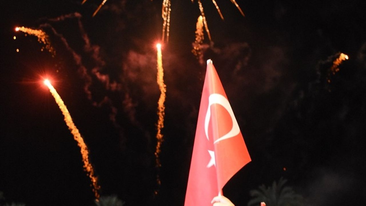 Bodrum'da 19 Mayıs Coşkusuyla Fener Alayı ve Konser Düzenlendi