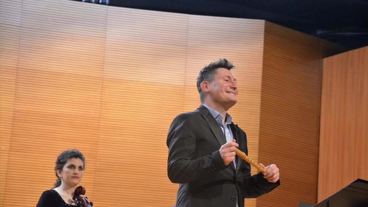 Bursa'da Barok Müziğin Zirvesi: Maurice Steger Konser Verdi