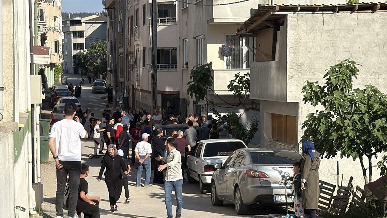 Bursa'da Komşular Arasında Kavga: 4 Yaralı