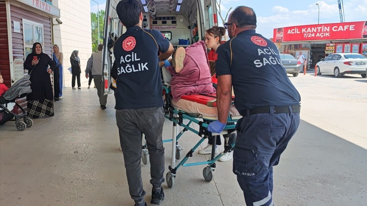 Bursa'da Korkuluk Demiriyle Yaralanan Çocuk Hastaneye Kaldırıldı