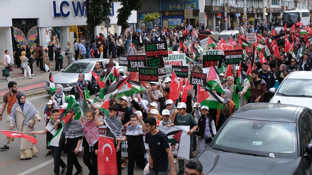 Bursa'da Mavi Marmara Şehitleri Anıldı