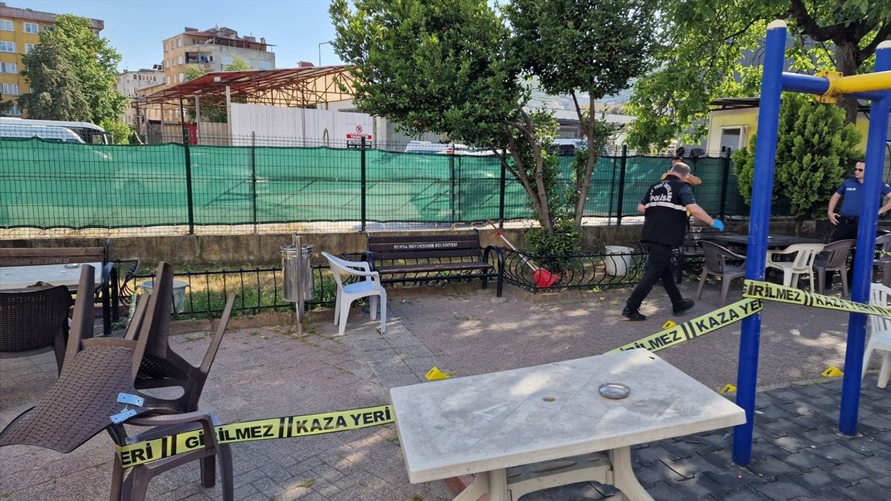 Bursa'da Otobüs Terminalinde Silahlı Kavga: 1 Yaralı