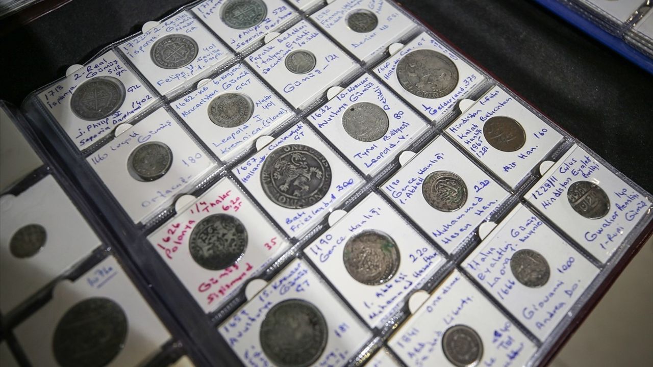 Bursa'da Tarihi Eser Niteliğinde 1013 Para Ele Geçirildi