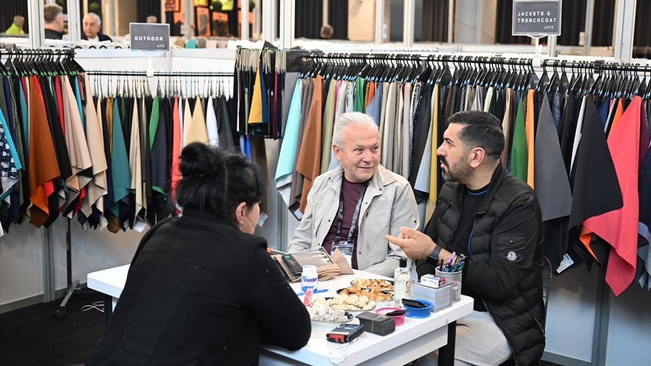 Bursa'da Türk Moda Kumaşları Fuarı Başarıyla Sona Erdi