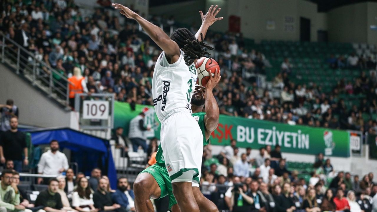 Bursaspor Yörsan, Darüşşafaka Lassa'yı 98-82 Mağlup Etti
