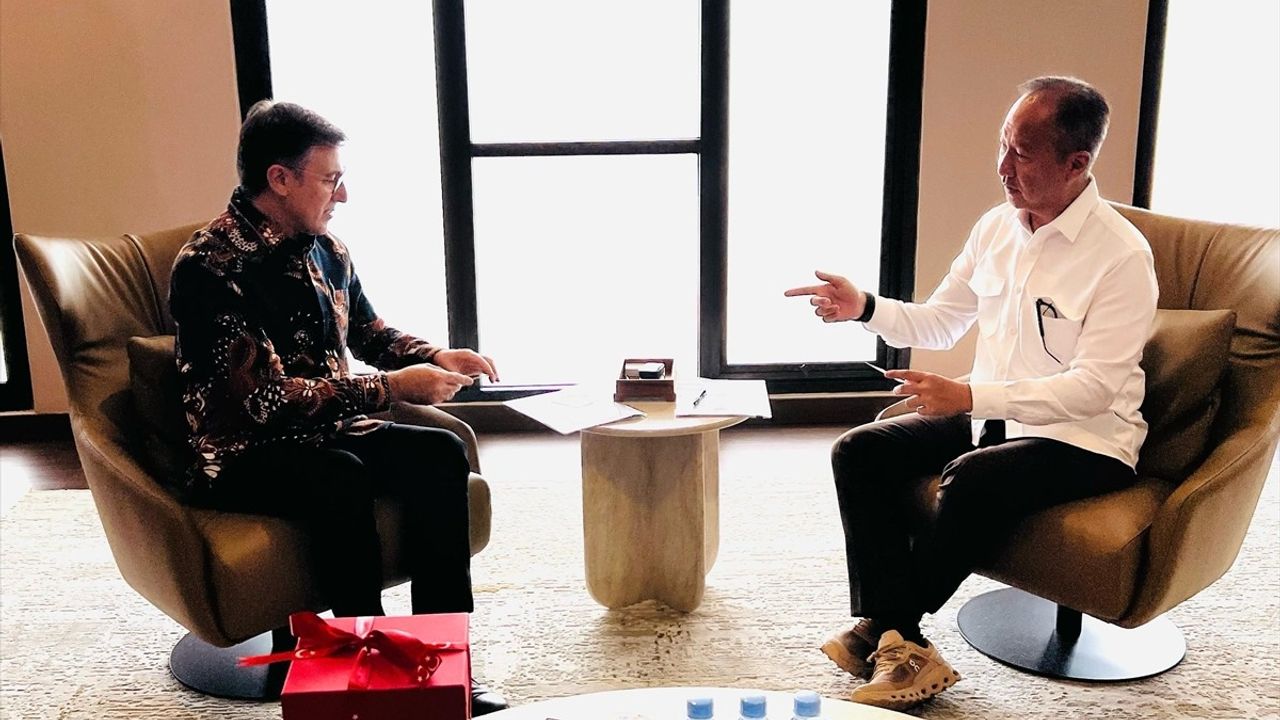 Büyükelçi Küçükcan ve Bakan Kartasasmita'dan Sanayi İşbirliği Toplantısı