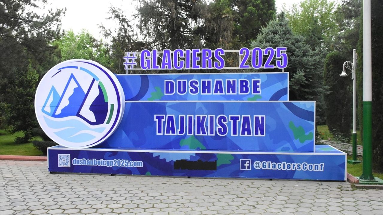 Buzulların Korunması Konferansı Duşanbe'de Başladı: Uluslararası İşbirliği Çağrısı