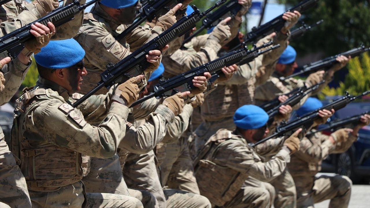 Çanakkale'de 14 Engelli Genç Askerlik Hayalini Gerçekleştirdi