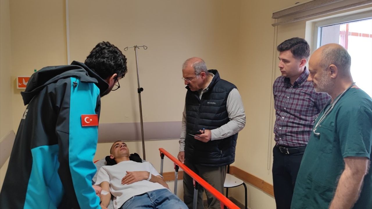 Çanakkale'de Feci Kaza: 8 Kişi Hayatını Kaybetti, 20 Yaralı
