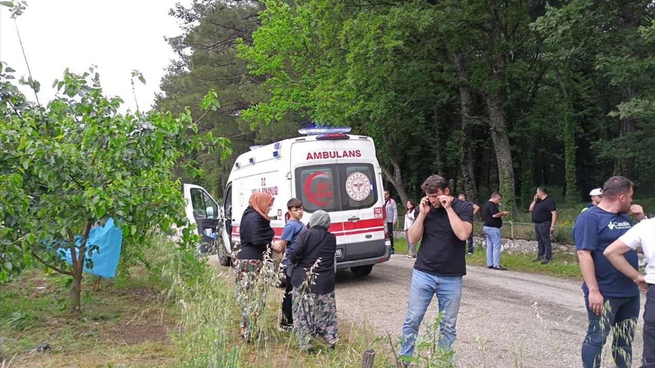 Çanakkale'de Motosiklet Kazasında 4 Yaralı