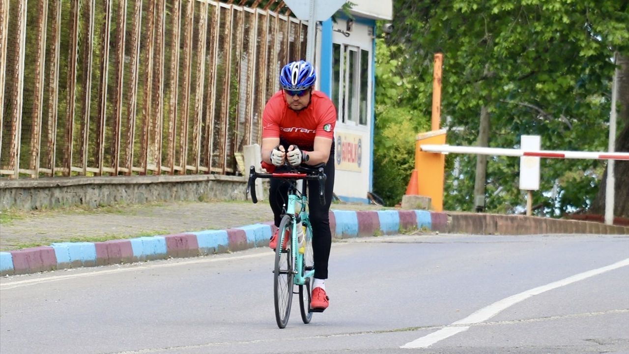 Çanakkale'den Trabzon'a Bisikletle Vefa: Murat Tecimen Eren Bülbül'ü Ziyaret Etti