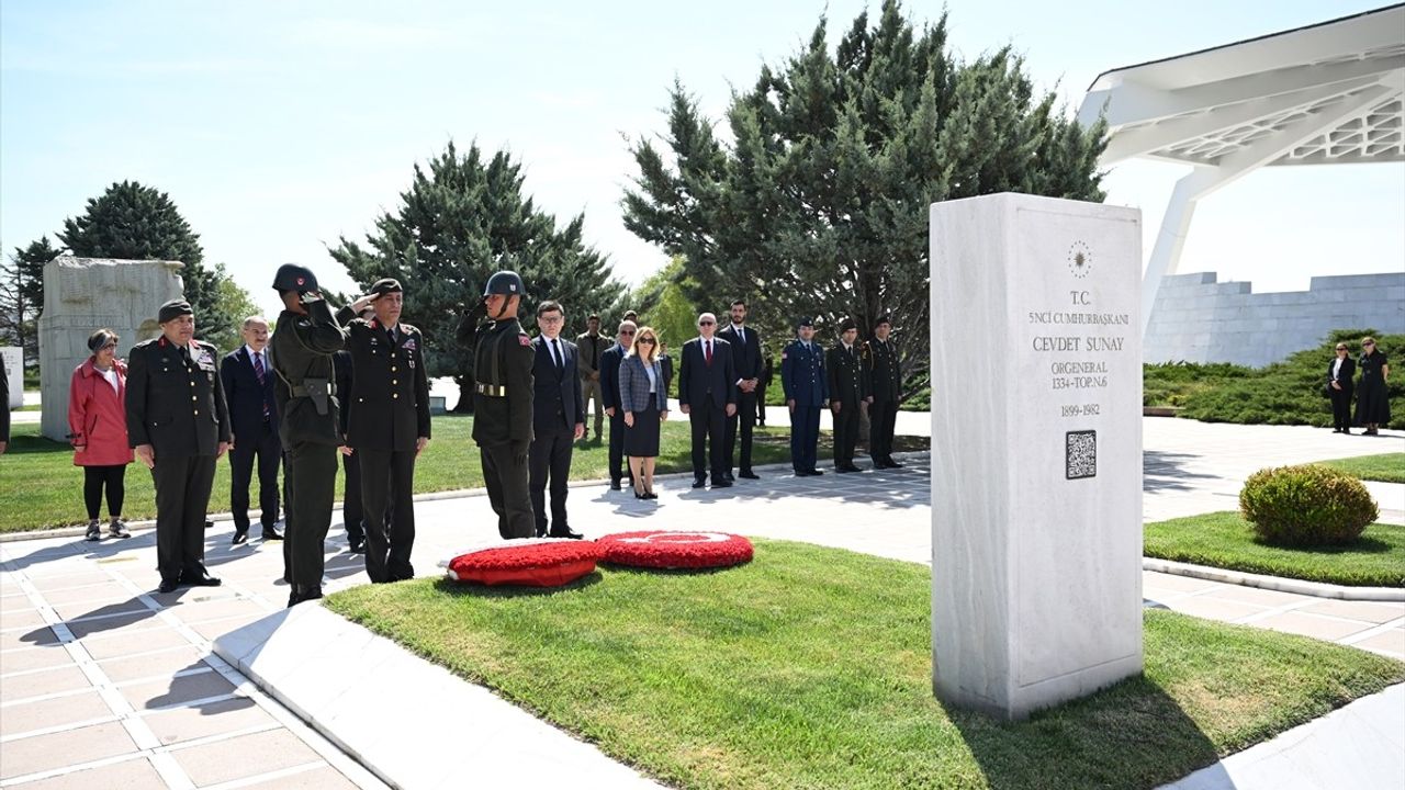 Cevdet Sunay 43. Ölüm Yıldönümünde Mezarı Başında Anıldı