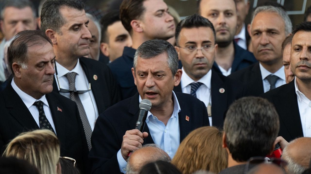 CHP Genel Başkanı Özgür Özel'den Cesur Açıklamalar: 'Sindirme Girişimlerine Geçit Vermeyeceğiz!'