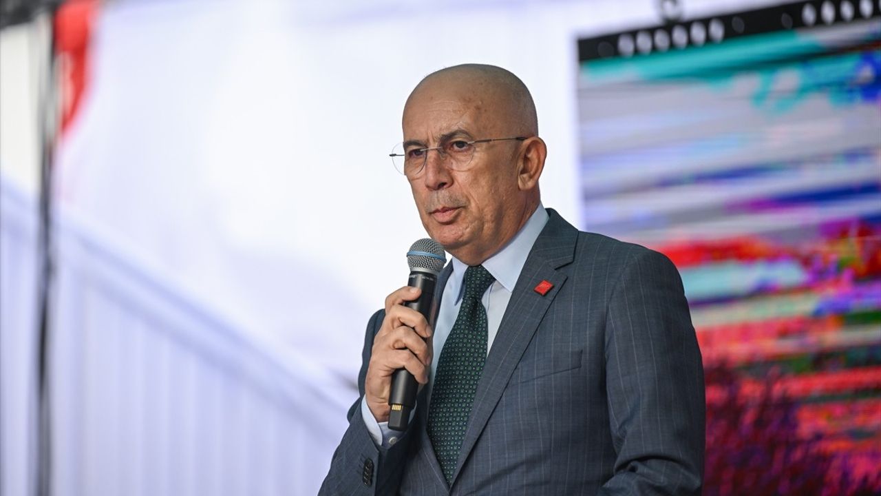 CHP Genel Başkanı Özgür Özel'den Gençlere Vizyon Mesajı