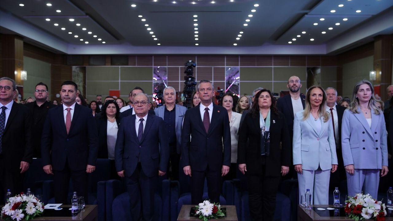 CHP Genel Başkanı Özgür Özel'den Otizm Vurgusu: "Otizm Bir Eksiklik Değildir"