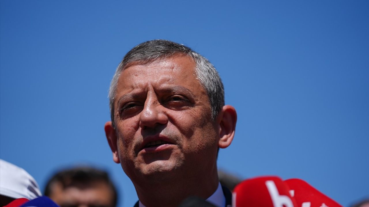 CHP Genel Başkanı Özgür Özel Manisa'da Barış Çağrısı Yaptı