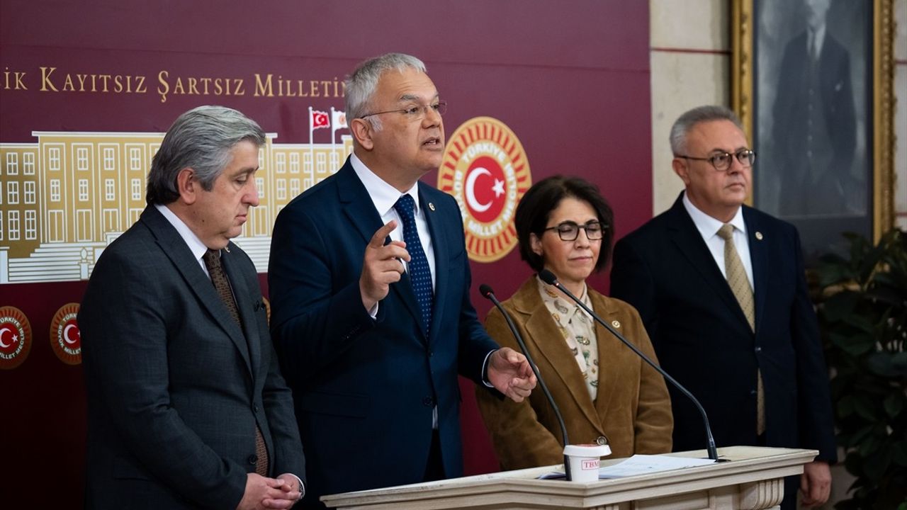 CHP'li Milletvekillerinden 'Toplumsal Cinsiyet' Üzerine Sert Tepkiler