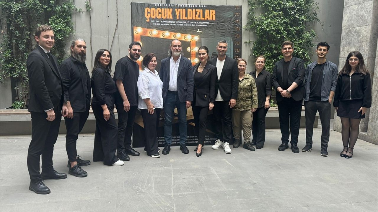 Çocuk Yıldızlar Belgeselinin Gala Gecesi AKM Yeşilçam'da Gerçekleşti
