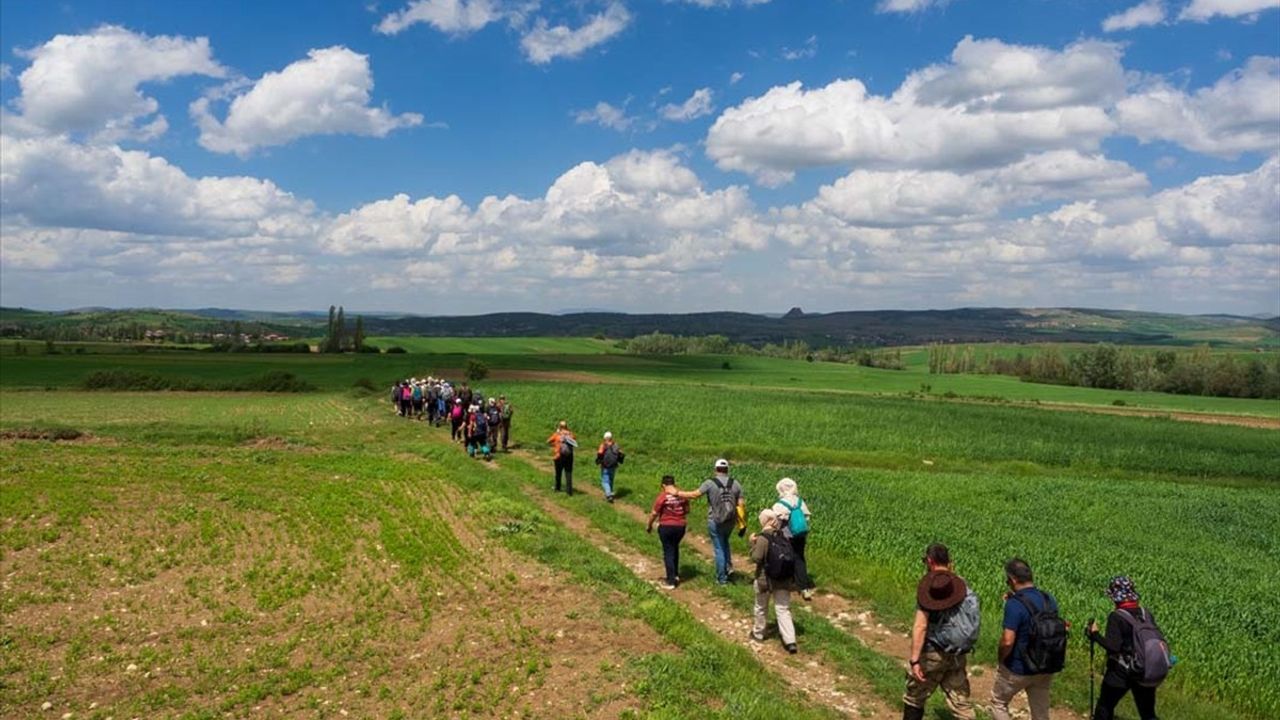 Çorum'da Doğaseverler 41 Kilometrelik Hitit Yolu'nu 4 Günde Tamamladı