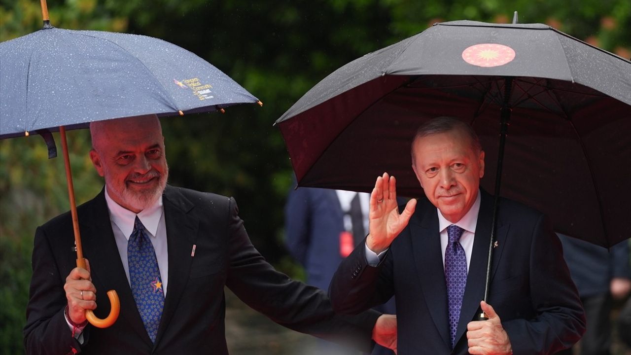 Cumhurbaşkanı Erdoğan, Avrupa Siyasi Topluluğu 6. Zirvesi'nde Barış Mesajı Verdi