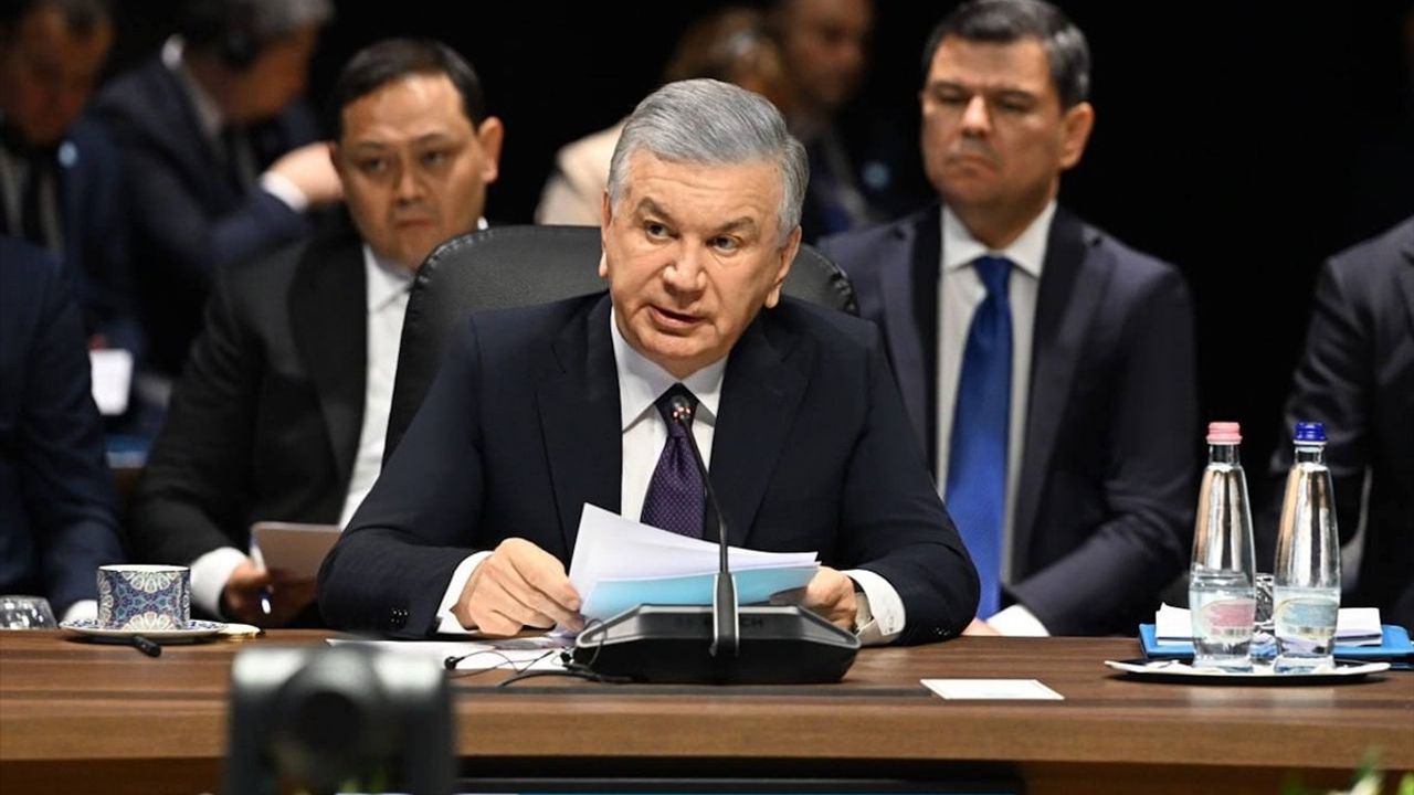 Cumhurbaşkanı Mirziyoyev, TDT Zirvesi'nde Çarpıcı Açıklamalar Yaptı