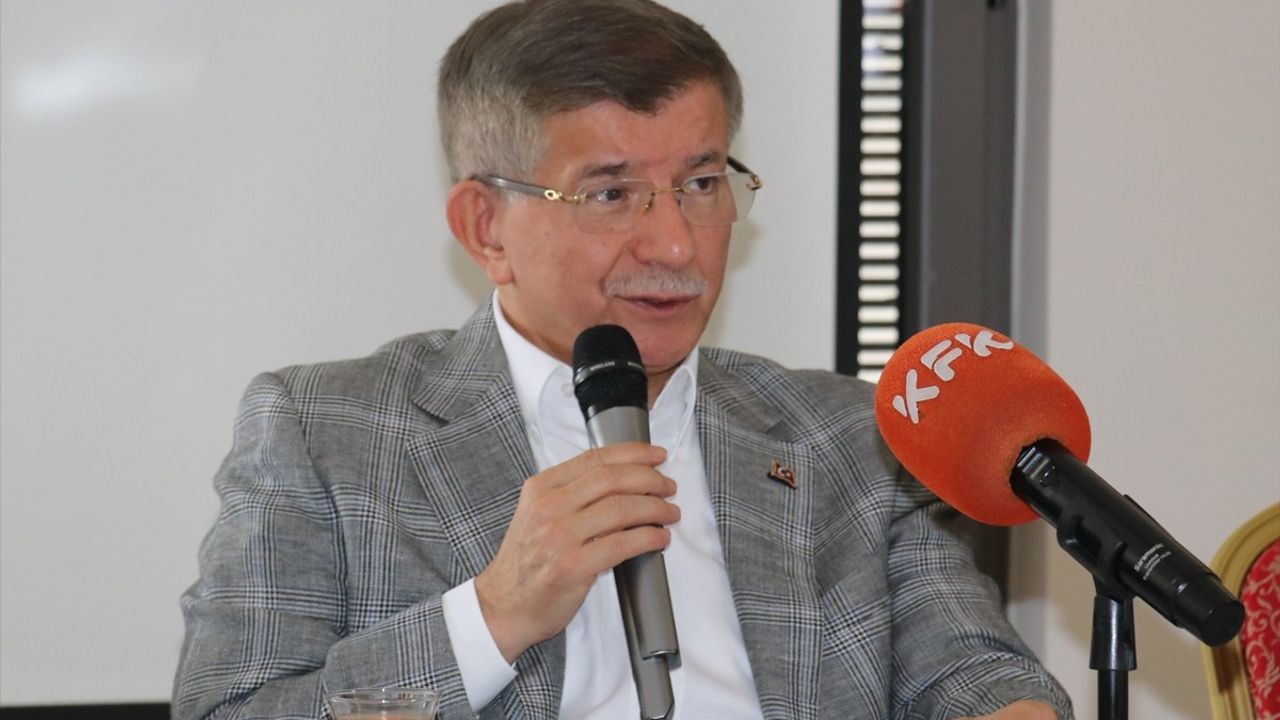 Davutoğlu: 'Orta Doğu'nun Terörden Arındırılması Gerek'