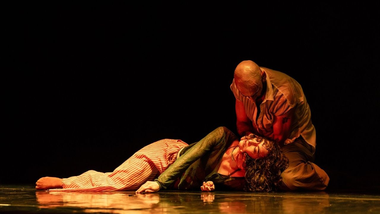 Deliriyum: Dijital Çağı Sorgulayan Dans Gösterisinin Prömiyeri Gerçekleşti