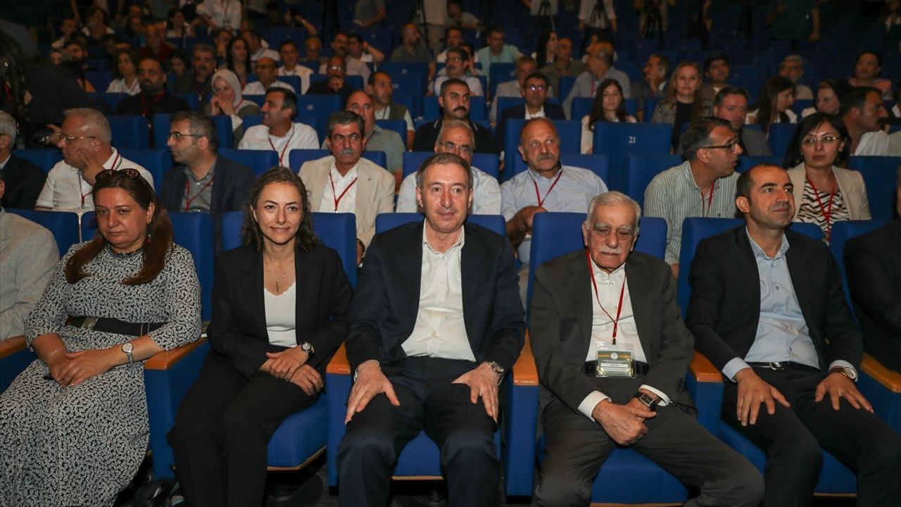 DEM Parti Eş Genel Başkanı Bakırhan: 'Dünyanın Barışa İhtiyacı Var'