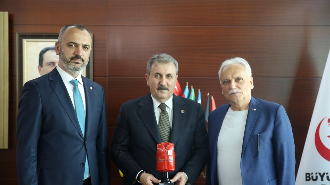 Destici, Kurban Vekaletini Türk Kızılay'a Verdi